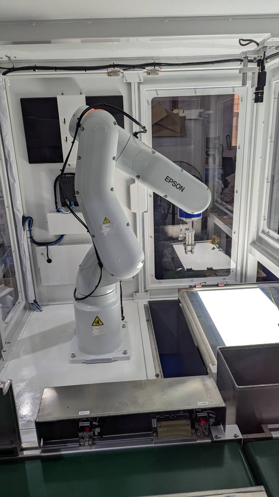 6軸ロボットアーム 自動化作業