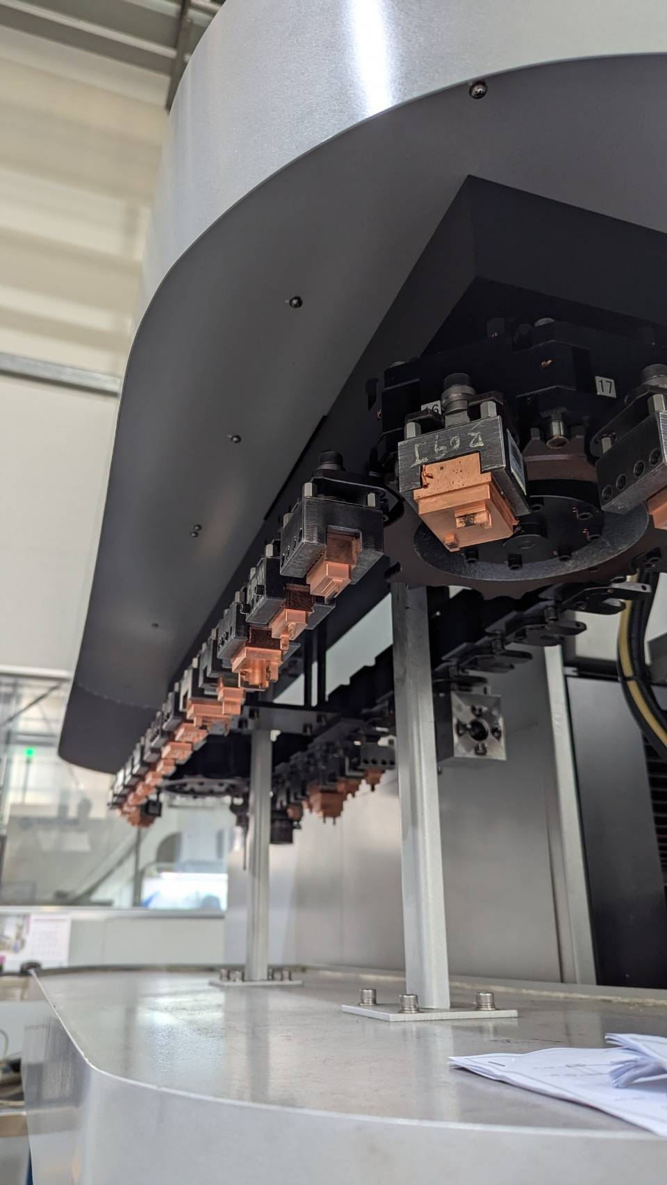 放電加工機 銅電極マガジン